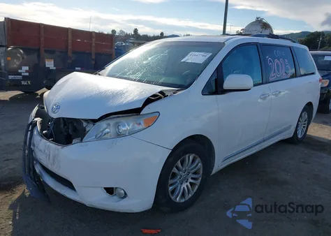 2013 Toyota Sienna Xle из США, поврежденный, VIN 5TDYK3DC8DS324853